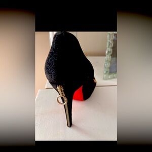 Louboutin suede Pump. 100m Zipper back. Good condition